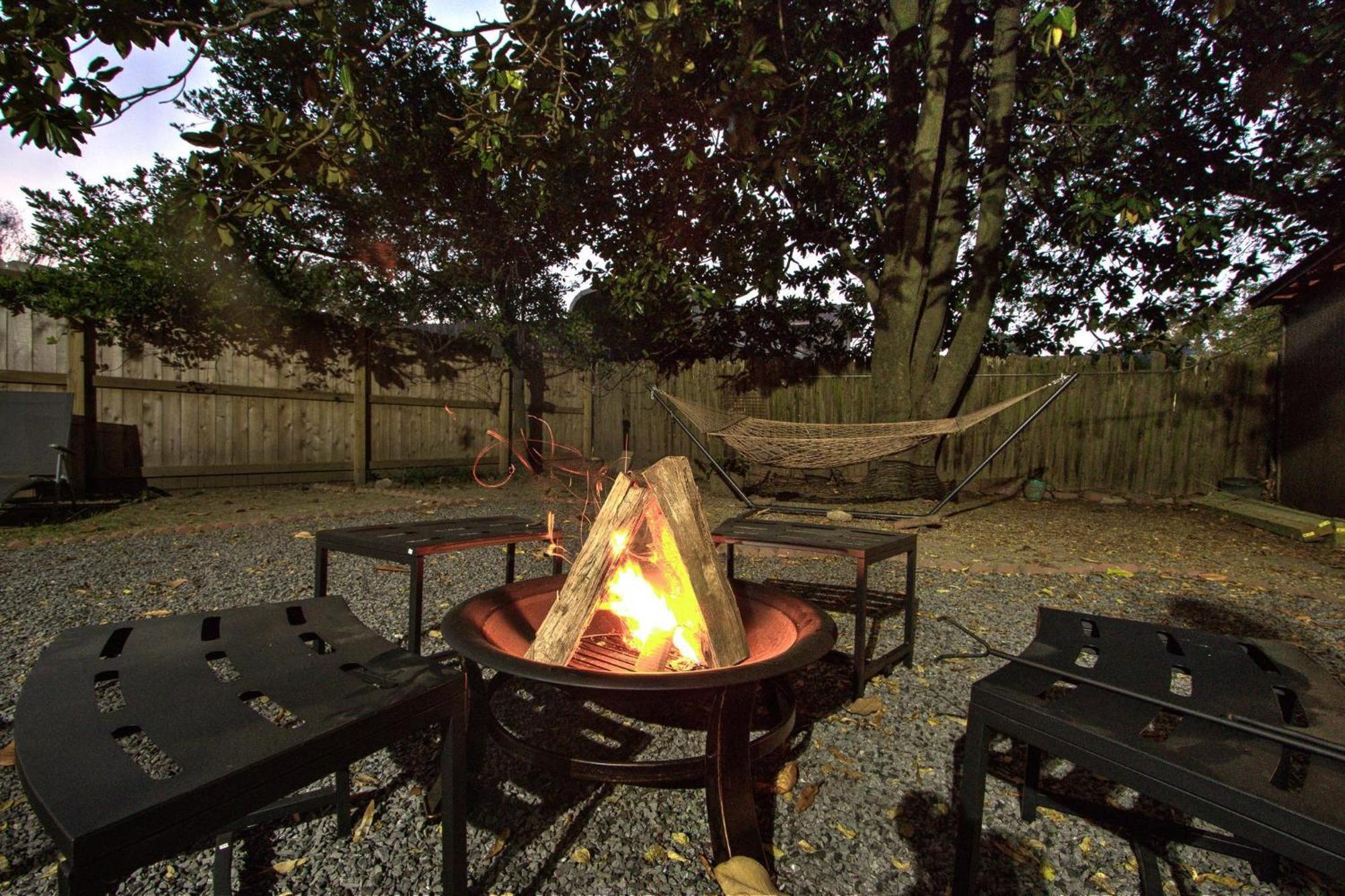 Spacious Bungalow With 6 Beds, Games, And Fire Pit - Close To Beale Street, Bbq, Graceland, & Liberty Bowl Мемфіс Екстер'єр фото